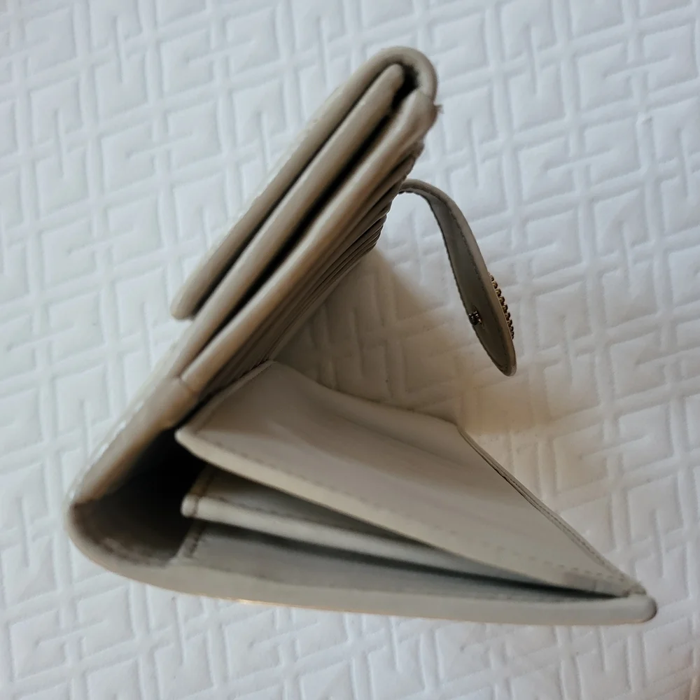 Gucci Beige GG Logo Stud Long Wallet